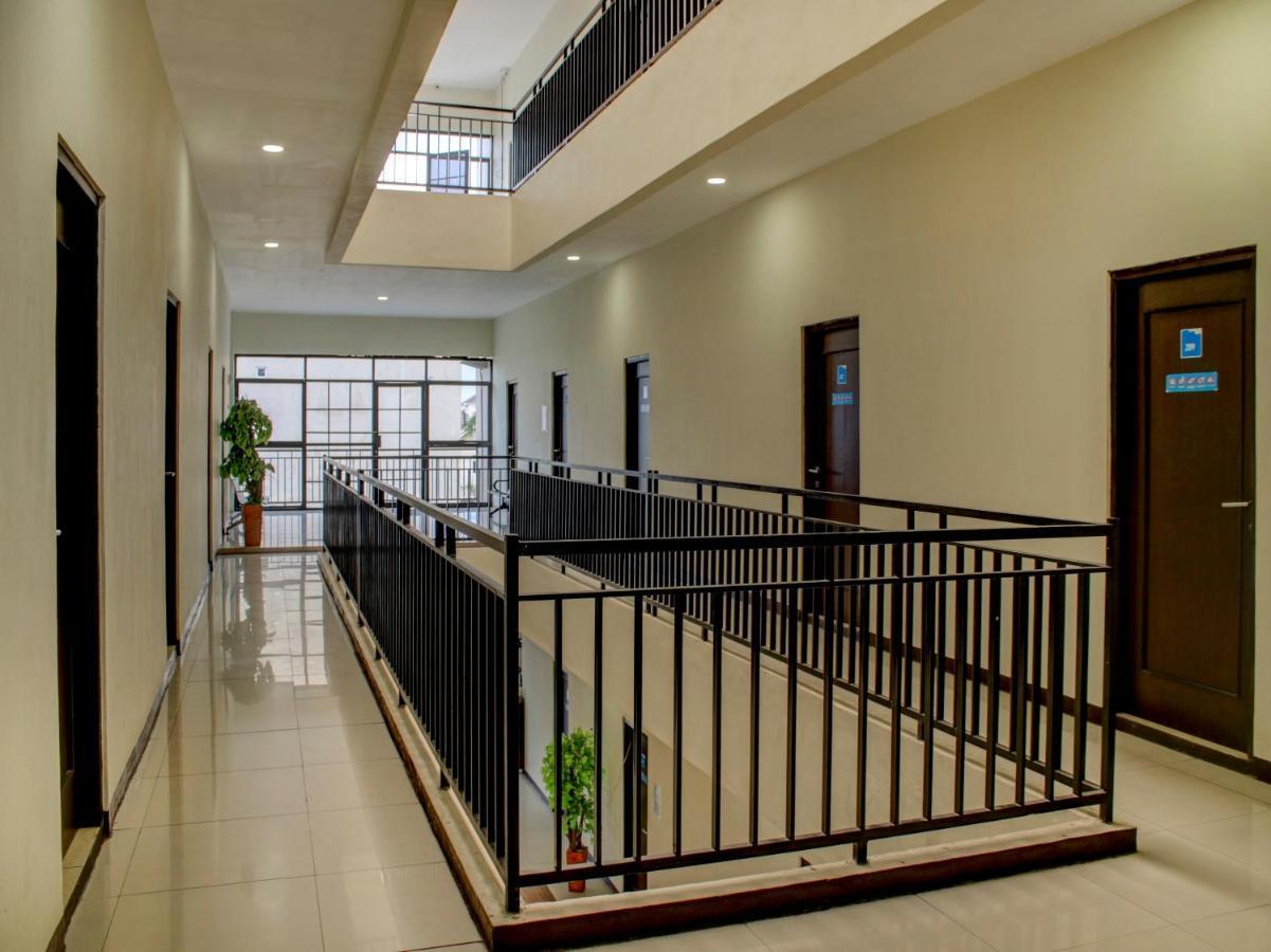 Oyo 90162 Remboelan Guest House Sungai Lutus 외부 사진