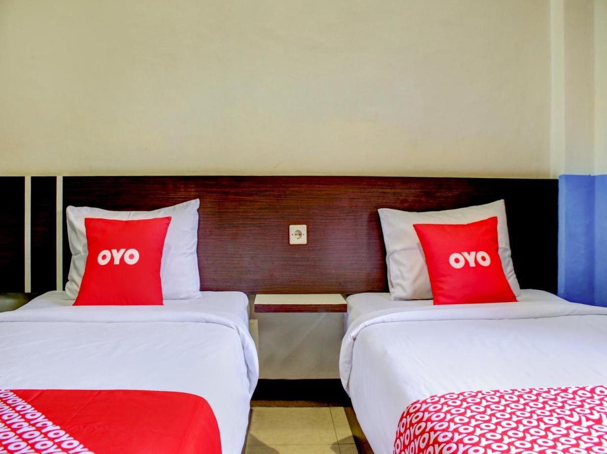 Oyo 90162 Remboelan Guest House Sungai Lutus 외부 사진