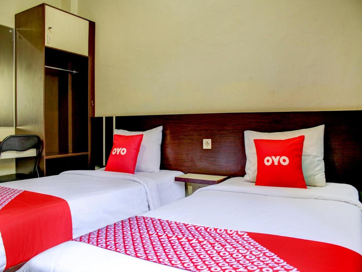 Oyo 90162 Remboelan Guest House Sungai Lutus 외부 사진