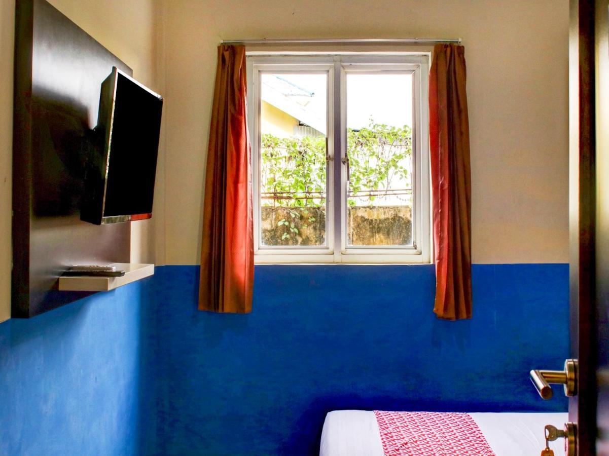 Oyo 90162 Remboelan Guest House Sungai Lutus 외부 사진