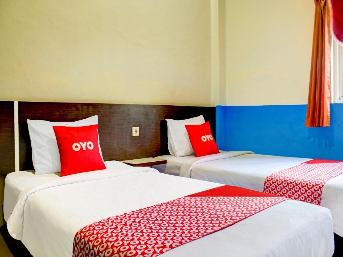 Oyo 90162 Remboelan Guest House Sungai Lutus 외부 사진